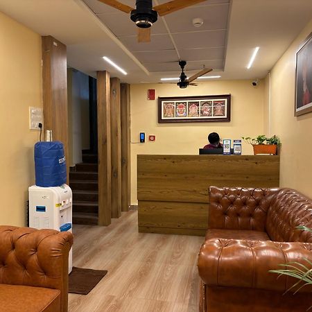 Forest Transit Hotel Коимбаторе Екстериор снимка