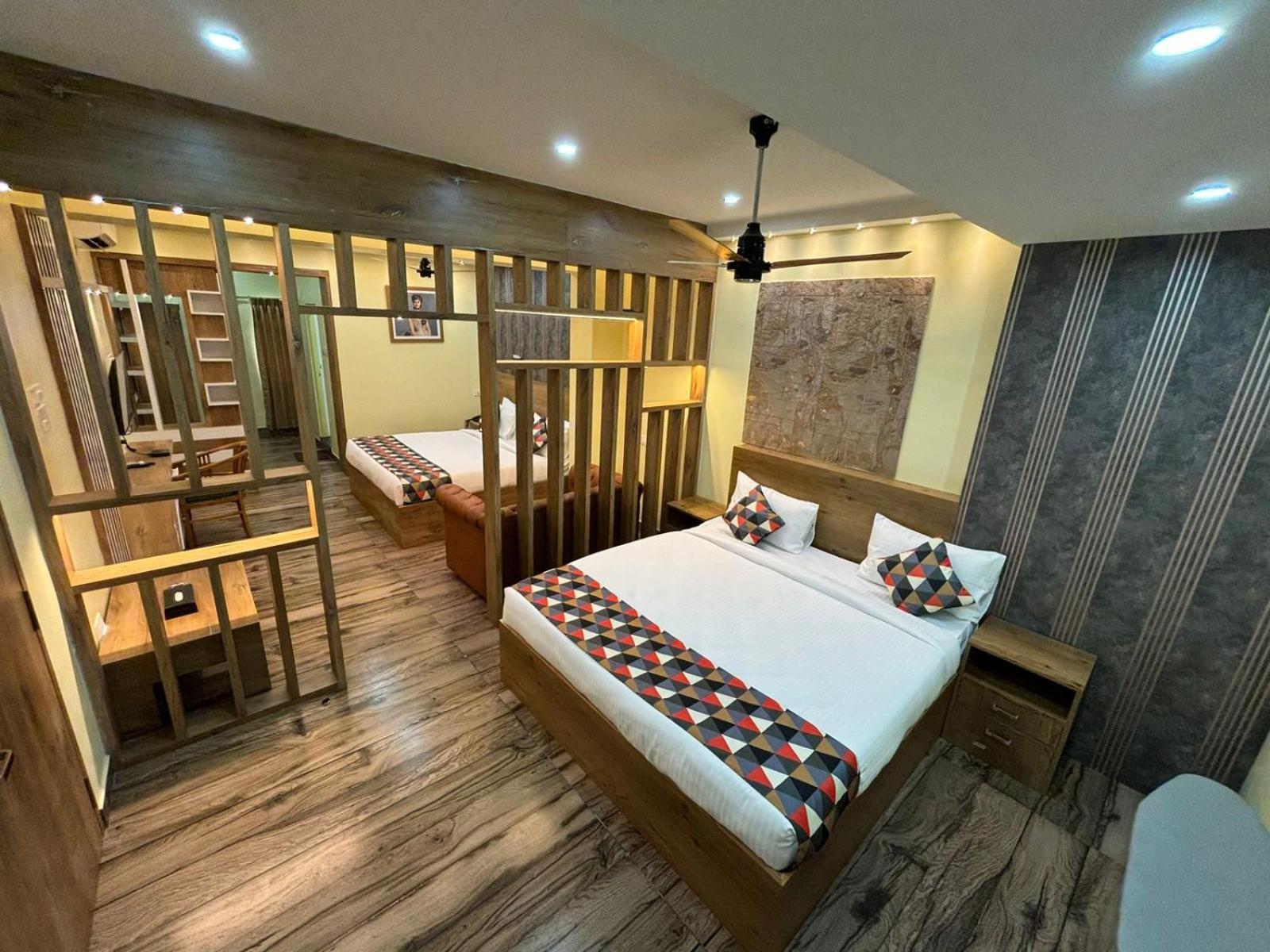Forest Transit Hotel Коимбаторе Екстериор снимка