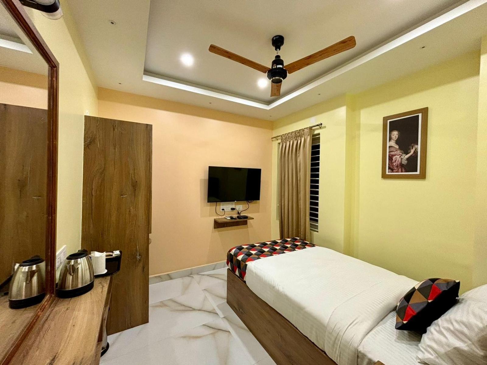 Forest Transit Hotel Коимбаторе Екстериор снимка